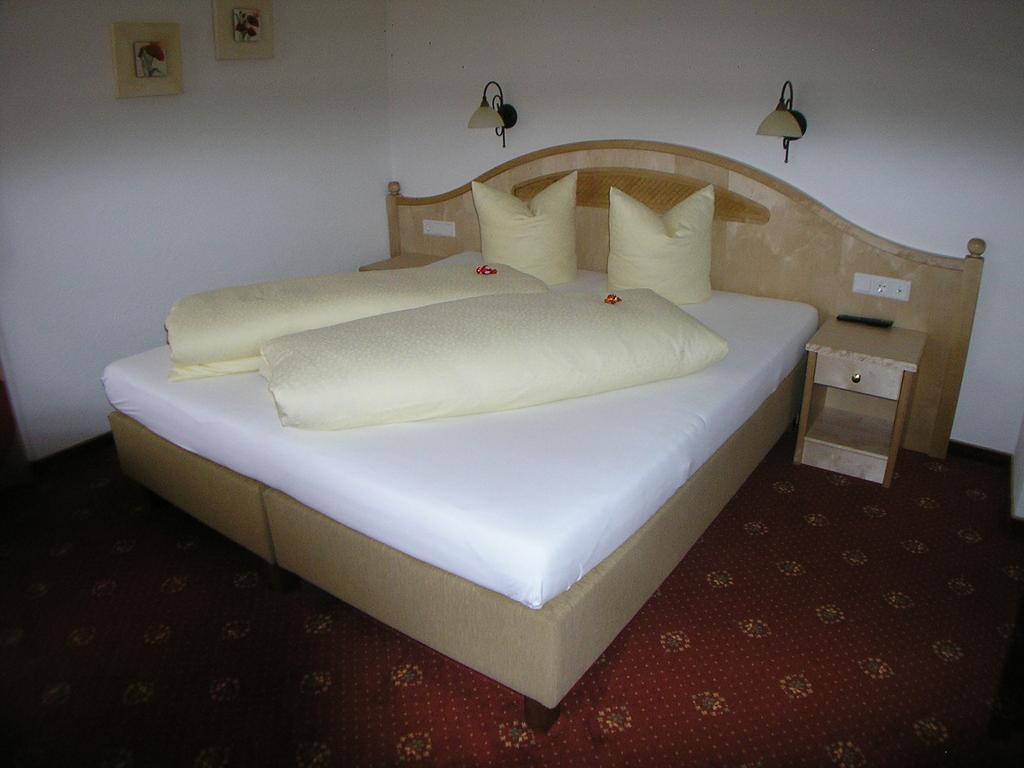 Hotel-Garni Weidacherhof ロイタシュ 部屋 写真
