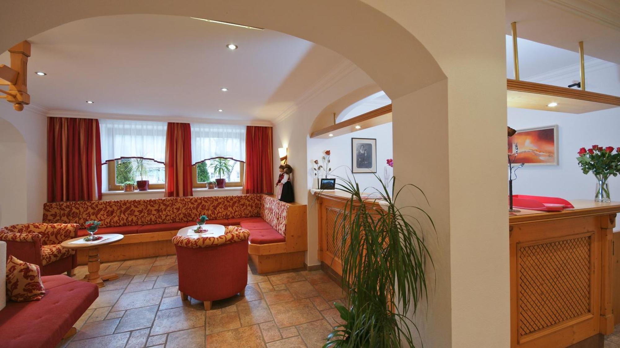 Hotel-Garni Weidacherhof ロイタシュ エクステリア 写真