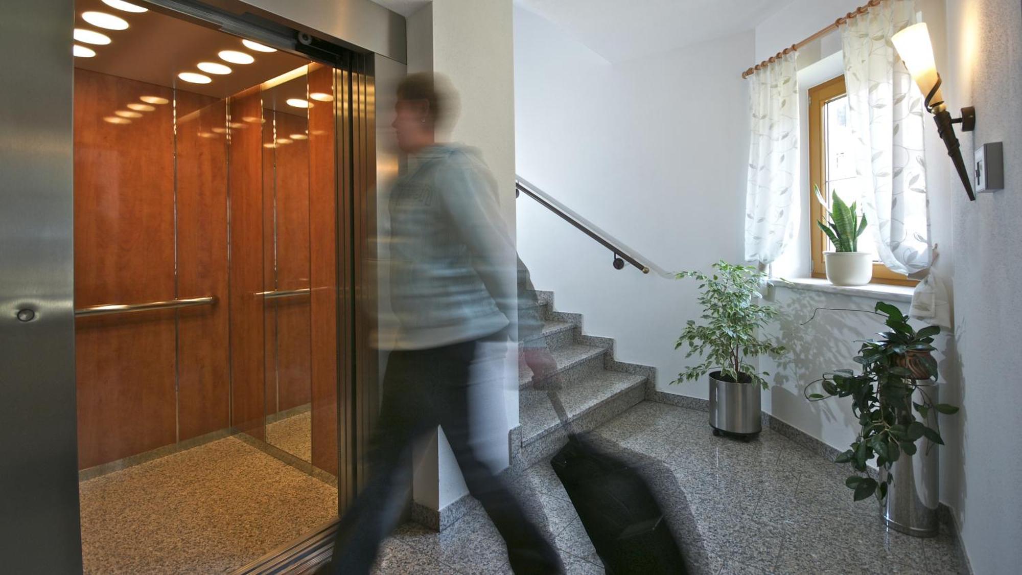 Hotel-Garni Weidacherhof ロイタシュ エクステリア 写真