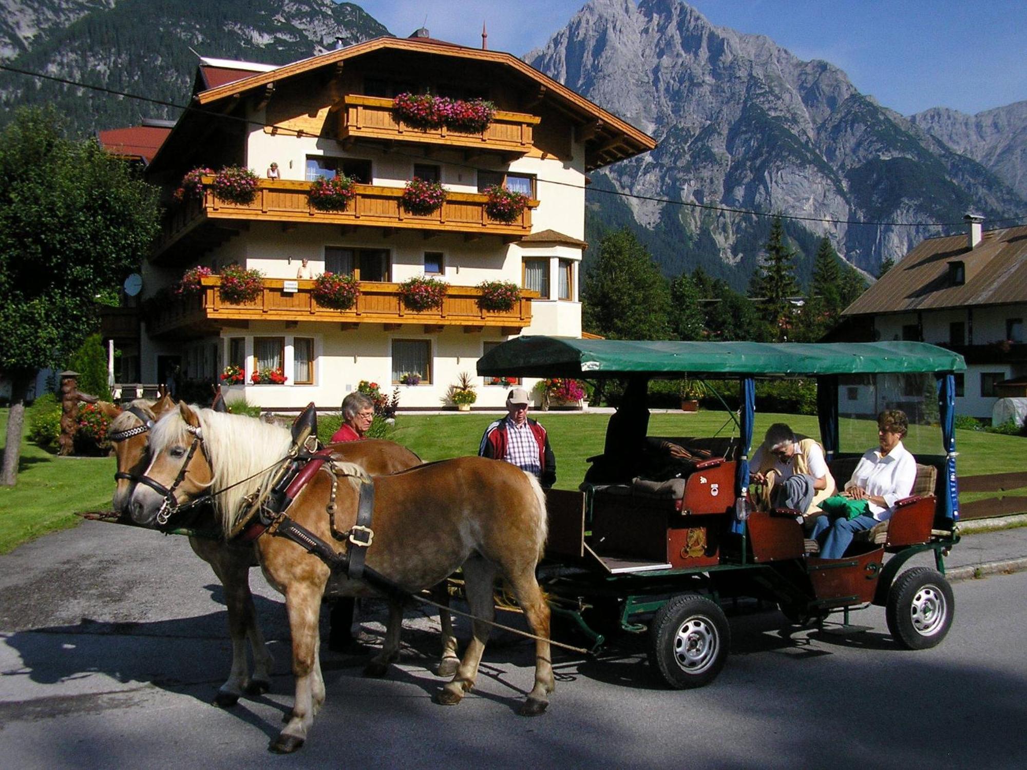 Hotel-Garni Weidacherhof ロイタシュ エクステリア 写真