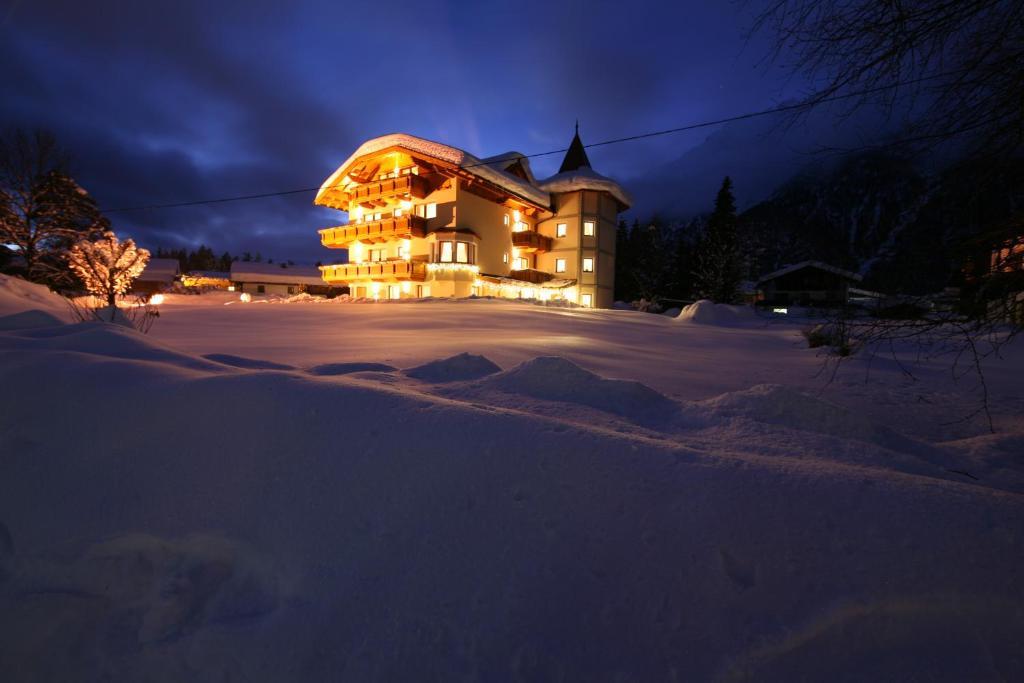 Hotel-Garni Weidacherhof ロイタシュ エクステリア 写真